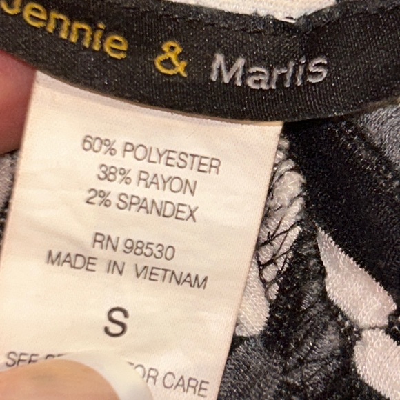 Uniquely designed Figure Flattering Jennie & Marlis Pencil Skirt Size Small - Picture 2 of 6